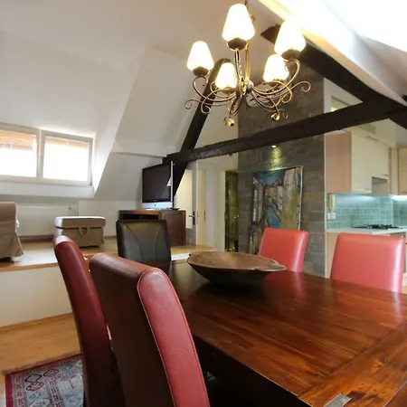 Apartment Artistic In Historical Old Town 2